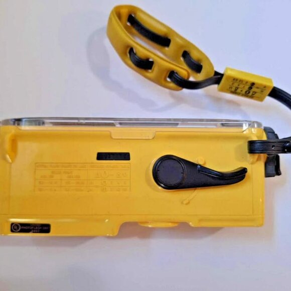 Minolta Weathermatic 110 A Underwater Film Camera Diving Camera - Picture 2 of 8